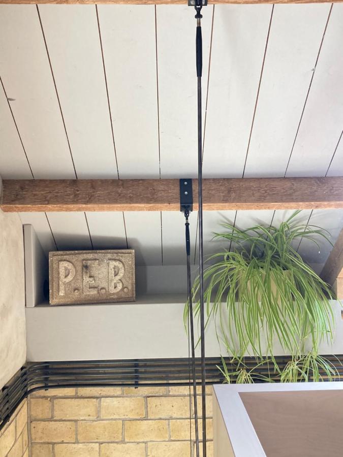 Tiny House Van Hoogspanning Naar Ontspanning Wirdum Exterior foto