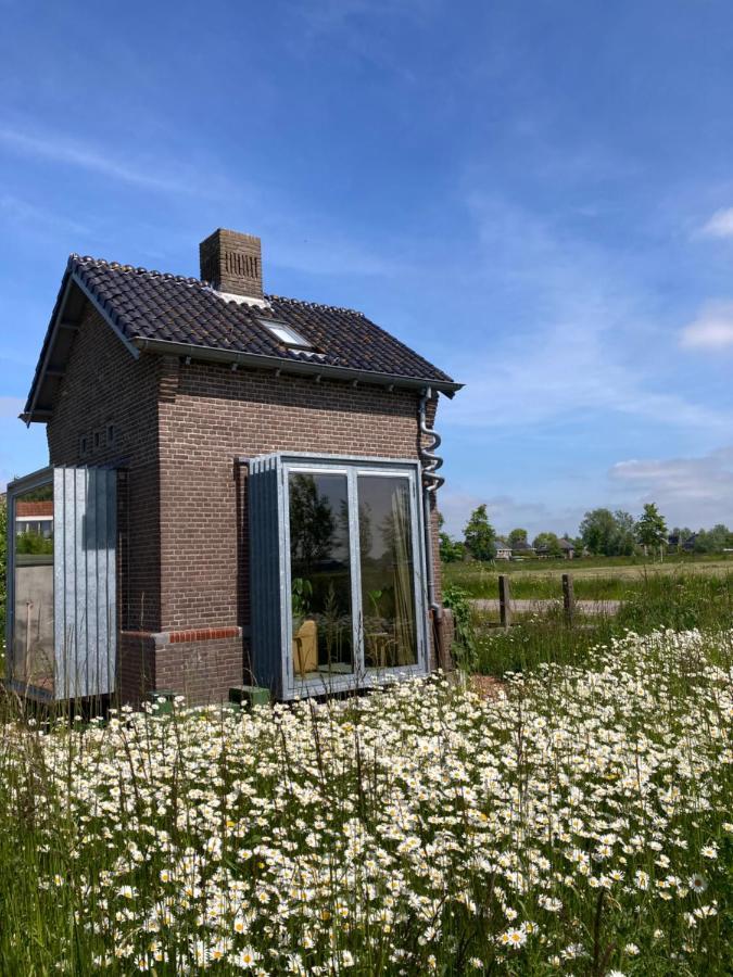 Tiny House Van Hoogspanning Naar Ontspanning Wirdum Exterior foto